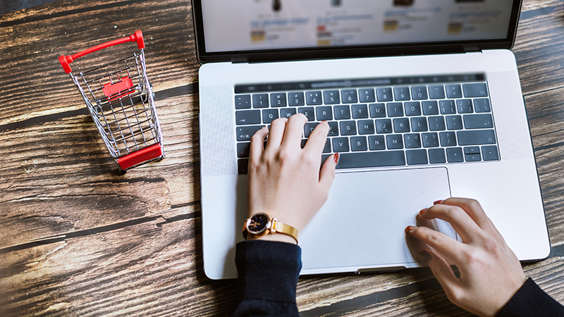 青岛电商代运营和自运营哪个好？老板必看对比